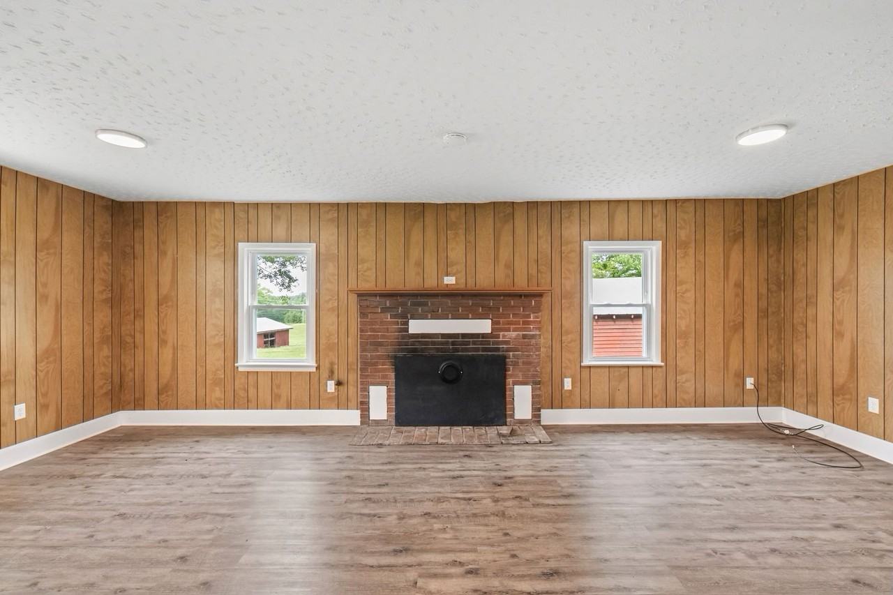 1457 Caledon Rd - Photo 5 of 39