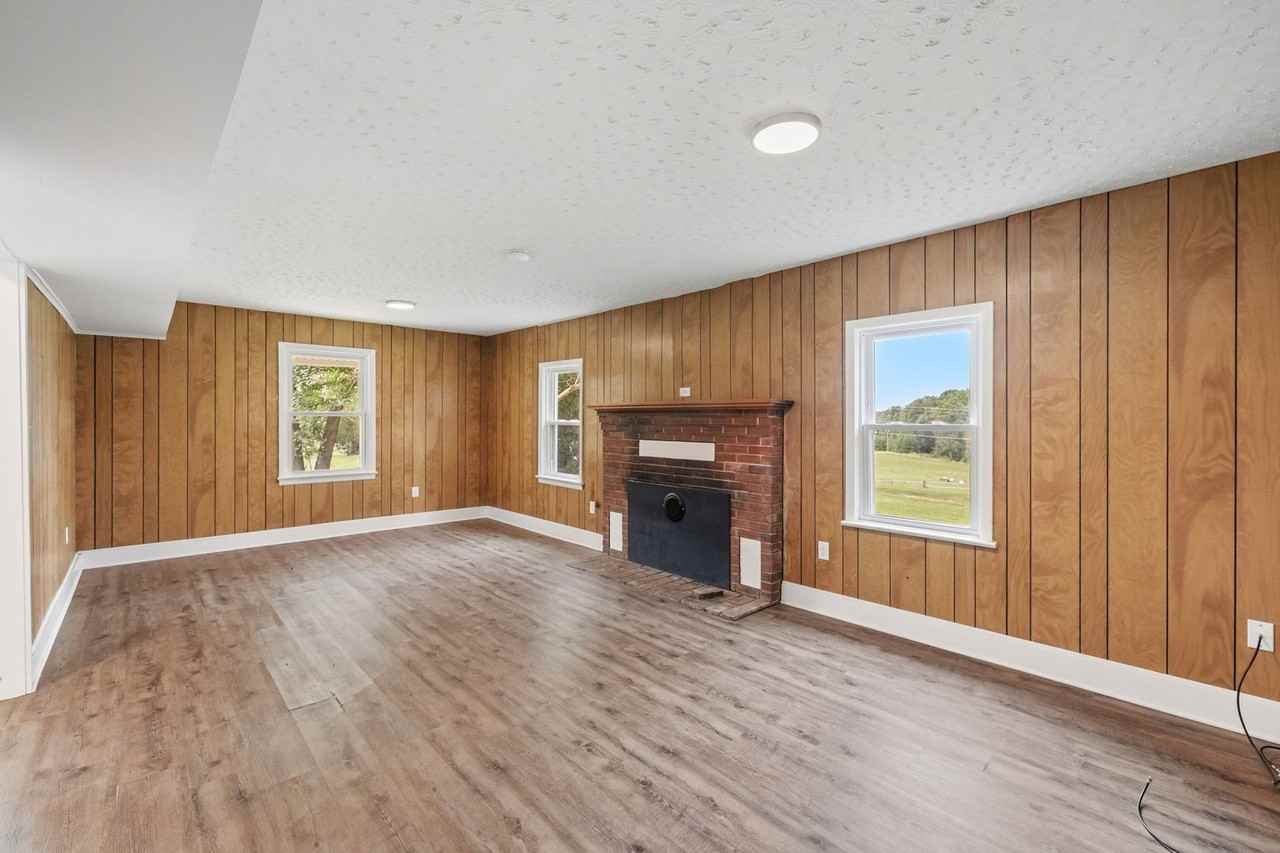 1457 Caledon Rd - Photo 6 of 39