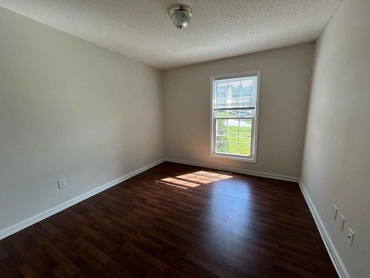 6088 Yeaton Glen Dr - Photo 4 of 11