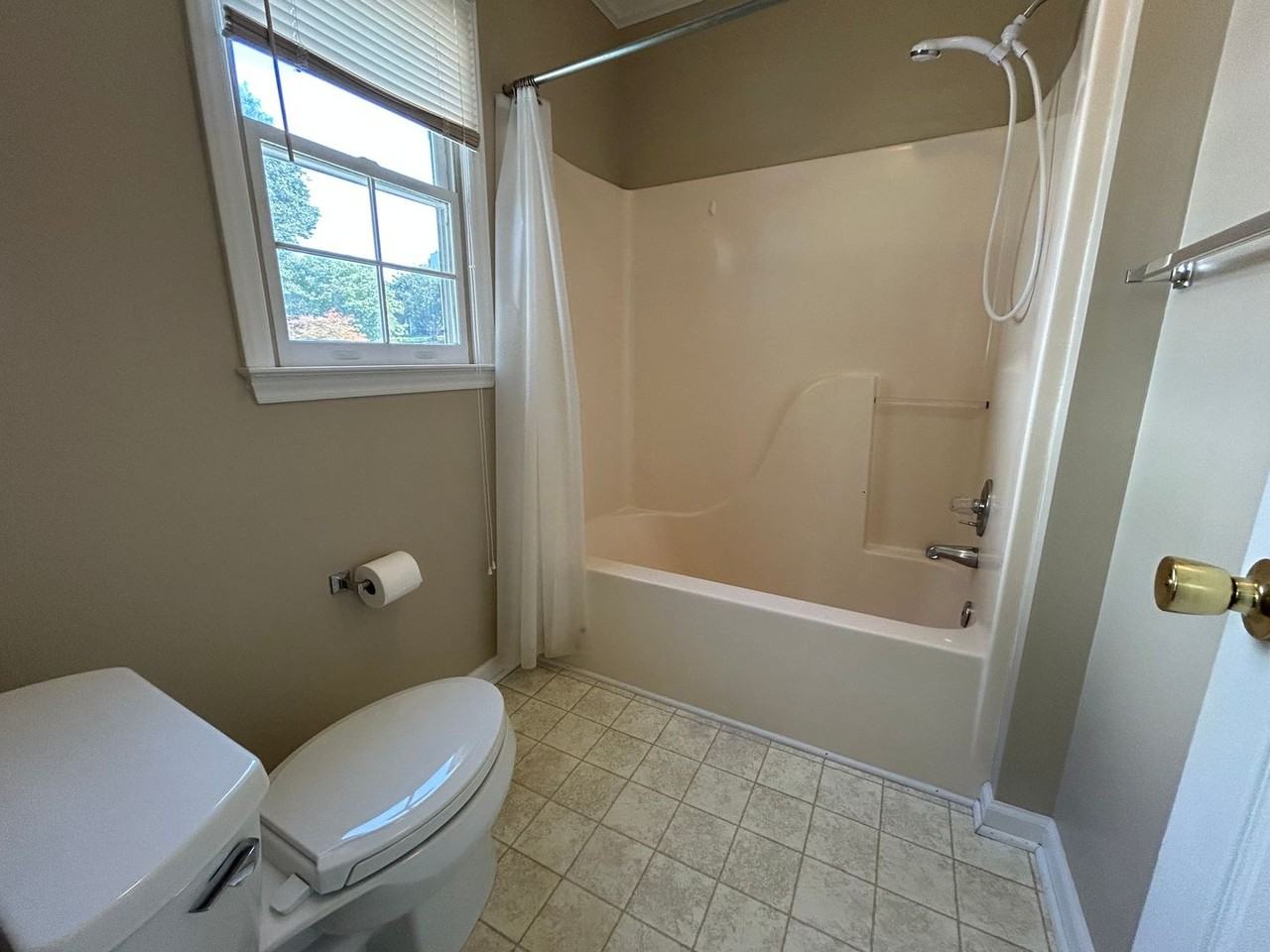 6088 Yeaton Glen Dr - Photo 7 of 11