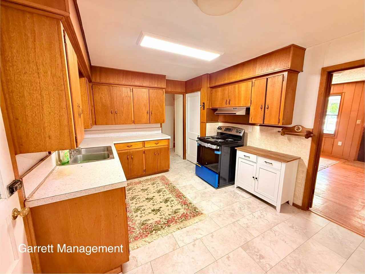 1217 Barnes St - Photo 3 of 14