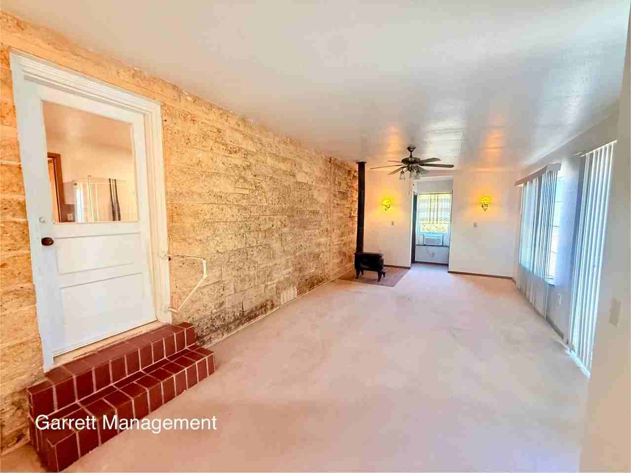 1217 Barnes St - Photo 5 of 14