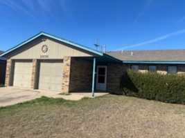 featured image of 2606 Ne Euclid Ave