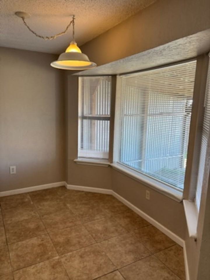 2606 Ne Euclid Ave - Photo 3 of 13