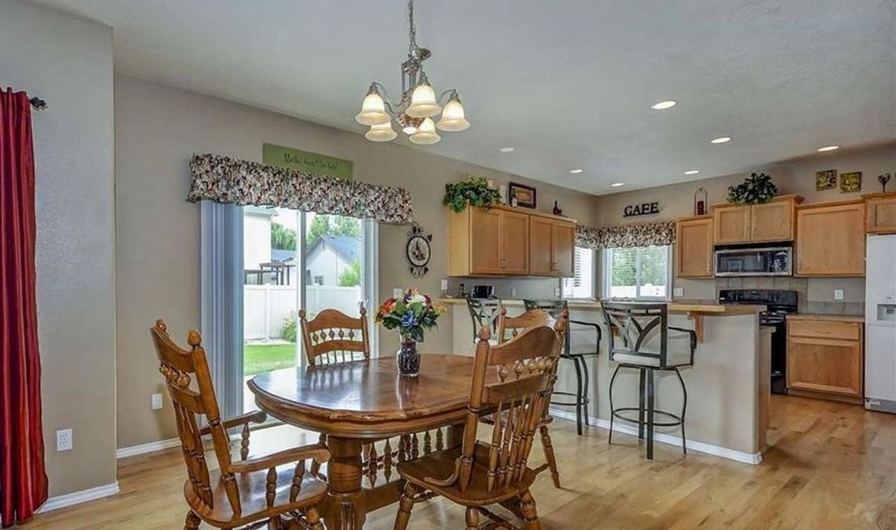 11637 W Palm St - Photo 3 of 7
