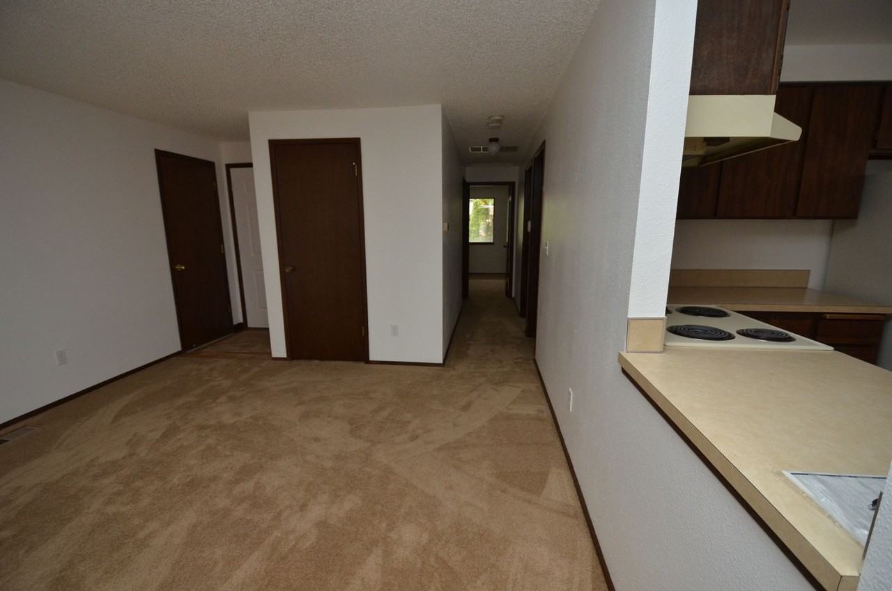 12304 Sw Sussex St - Photo 4 of 13