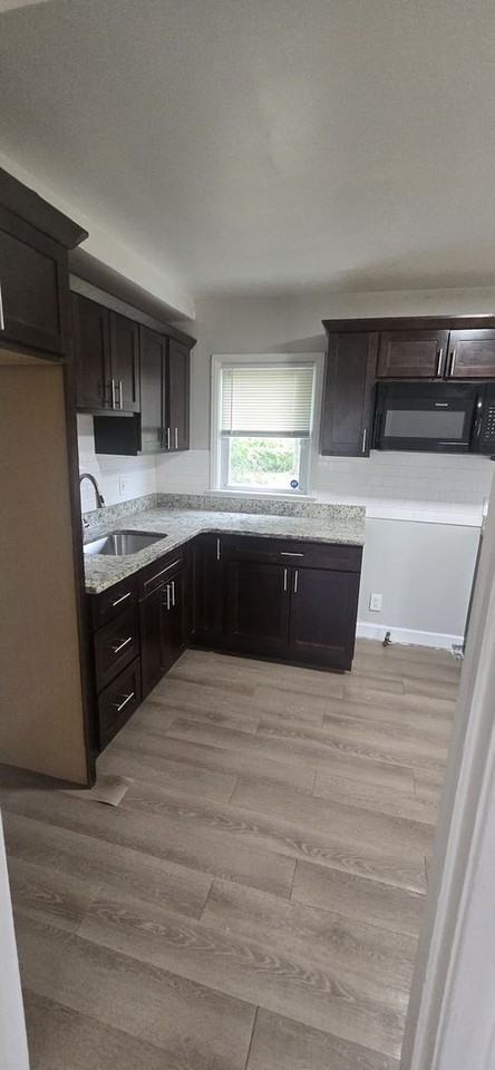27065 Princeton St - Photo 4 of 11
