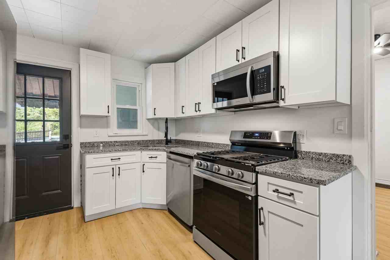 3513 Fleming Ave - Photo 6 of 23