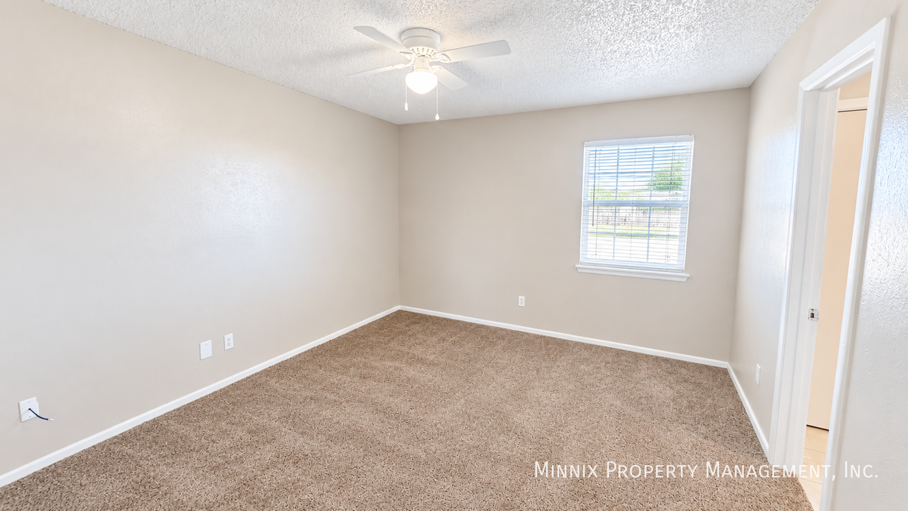 Southern Cross Apartments - Photo 4 of 10