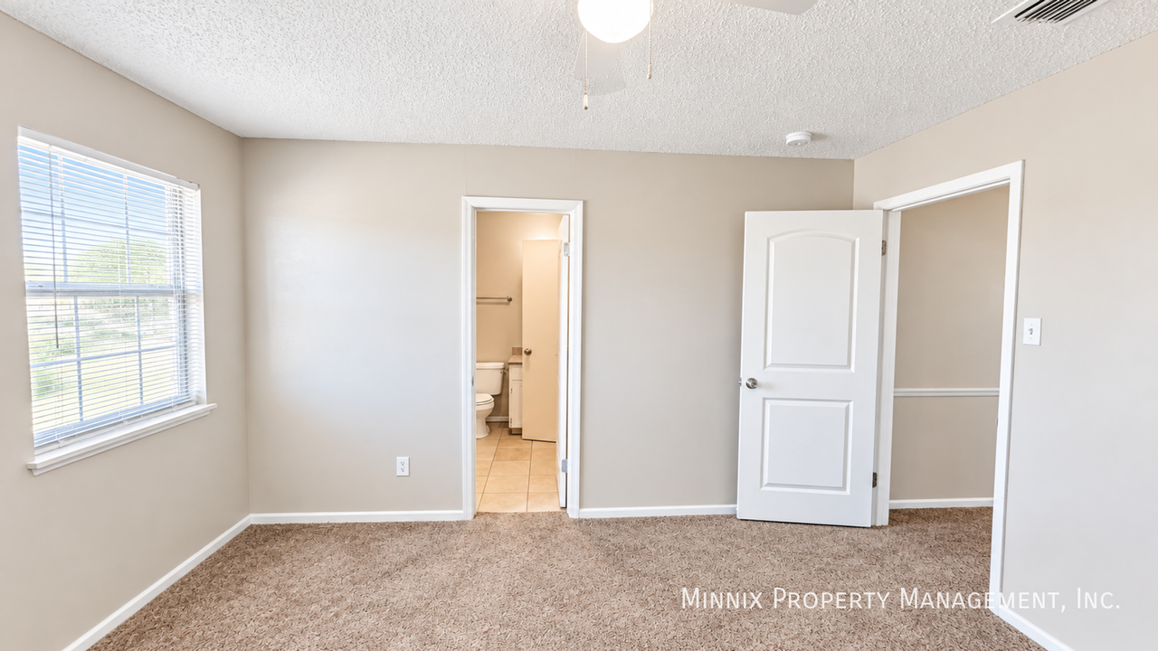 Southern Cross Apartments - Photo 5 of 10
