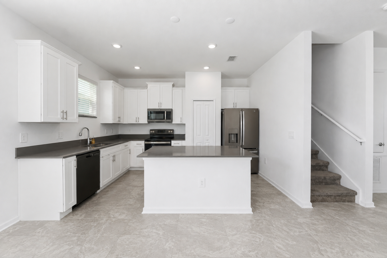 7700 Stone Creek Trl - Photo 5 of 21