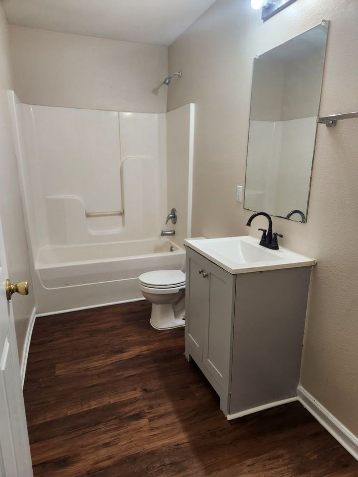 2115 Virginia St - Photo 6 of 10