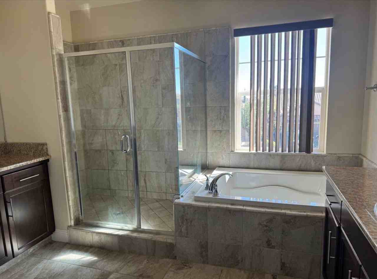 4255 Fairmont Ave - Photo 4 of 15