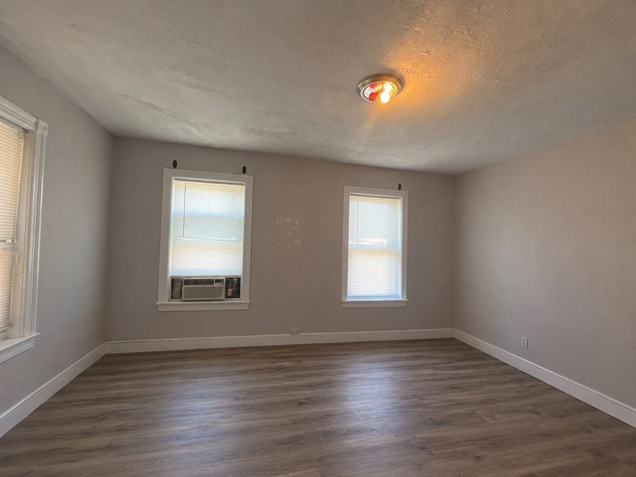 732 Broadway - Photo 2 of 8