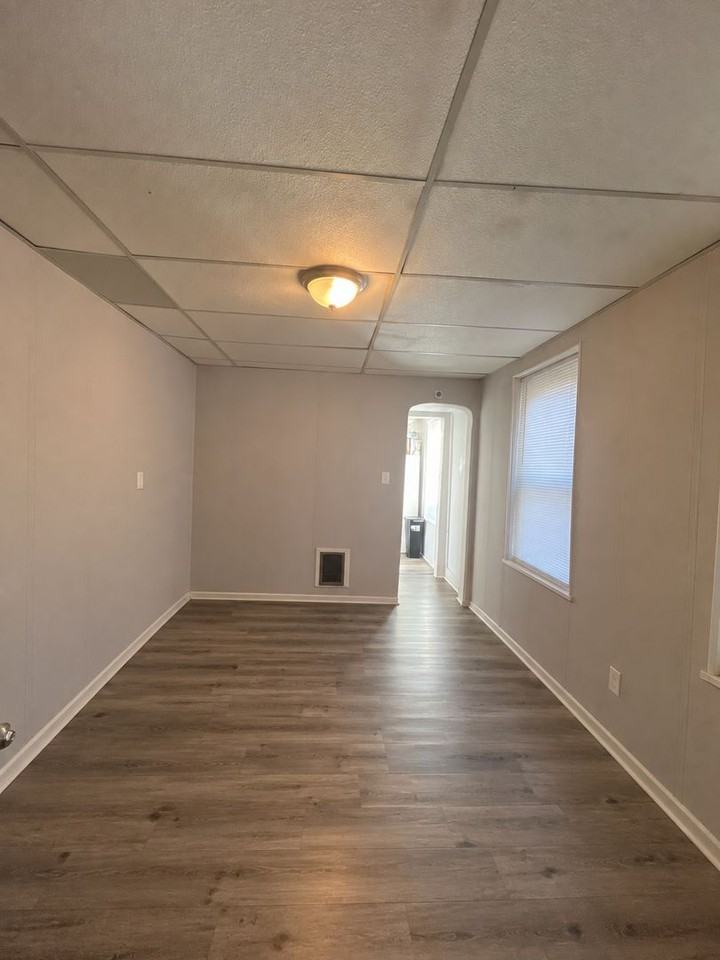 732 Broadway - Photo 6 of 8
