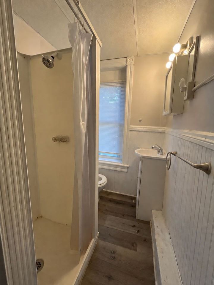 732 Broadway - Photo 7 of 8