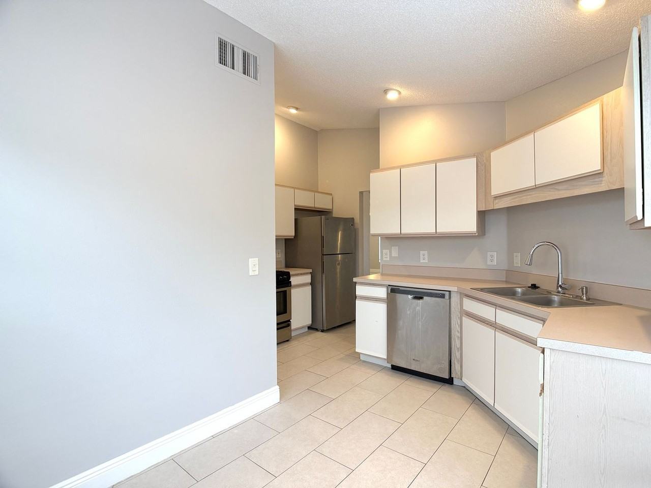 333 Piccolo Way - Photo 3 of 23