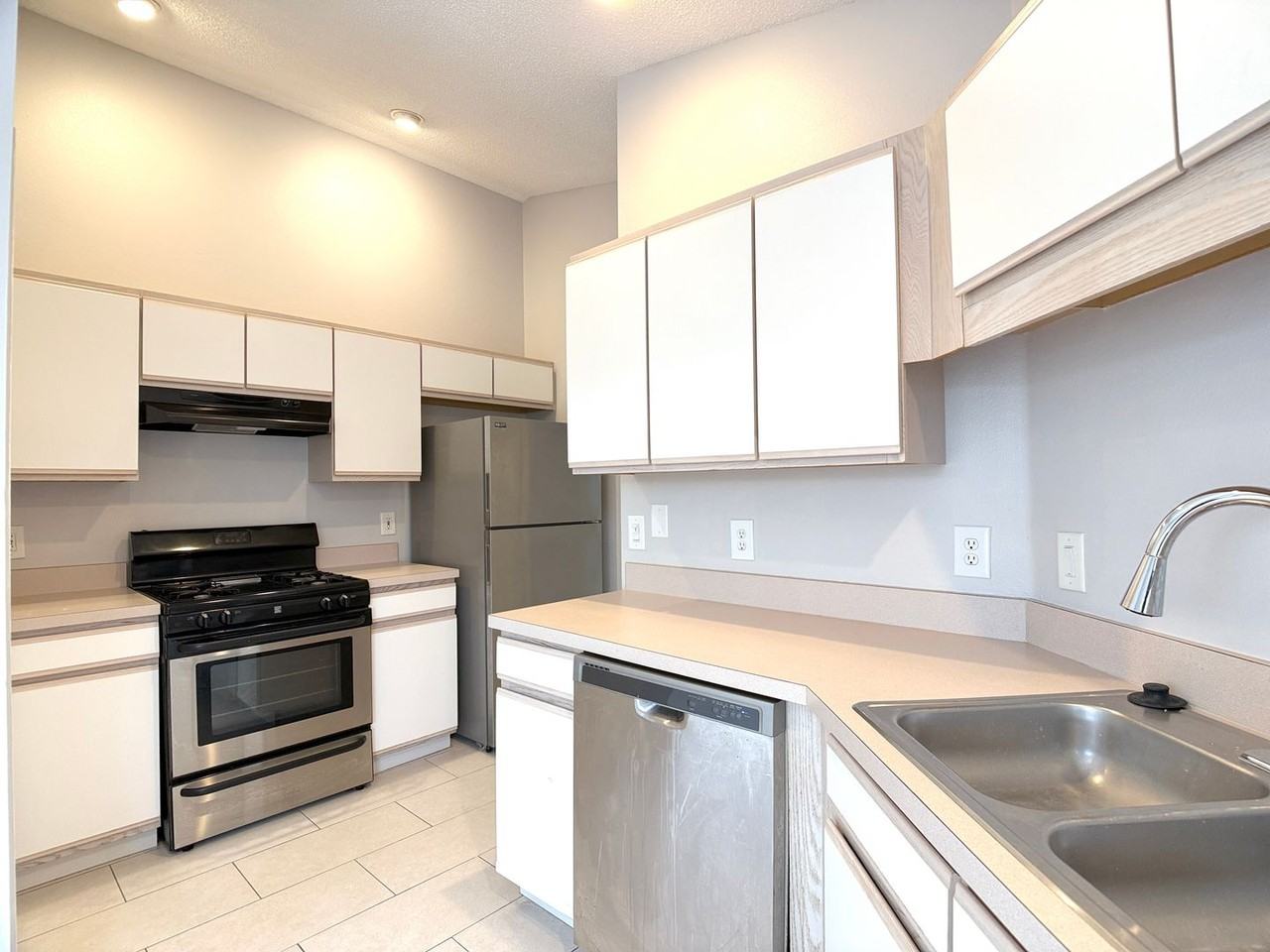 333 Piccolo Way - Photo 4 of 23