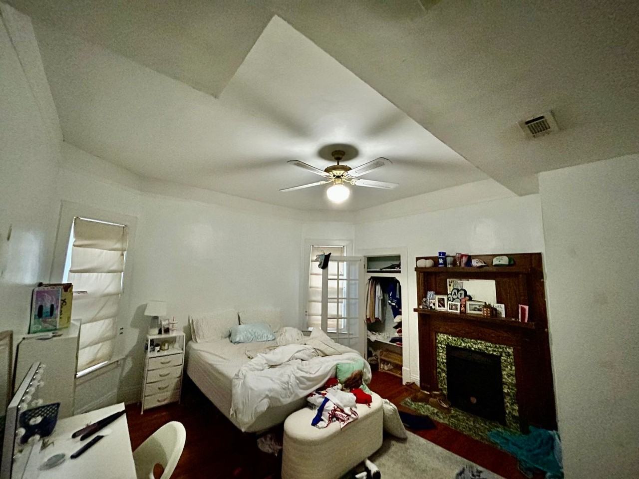 340 Oldham Ave - Photo 7 of 11