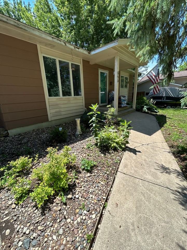 509 Nelson Ct - Photo 2 of 14