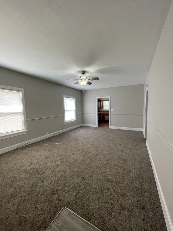 1902 N 16th St - Photo 5 of 24