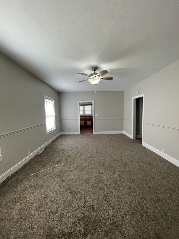1902 N 16th St - Photo 6 of 24