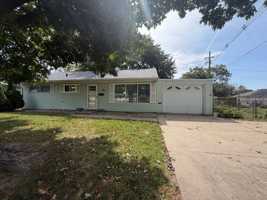 featured image of 4 E Columbia St