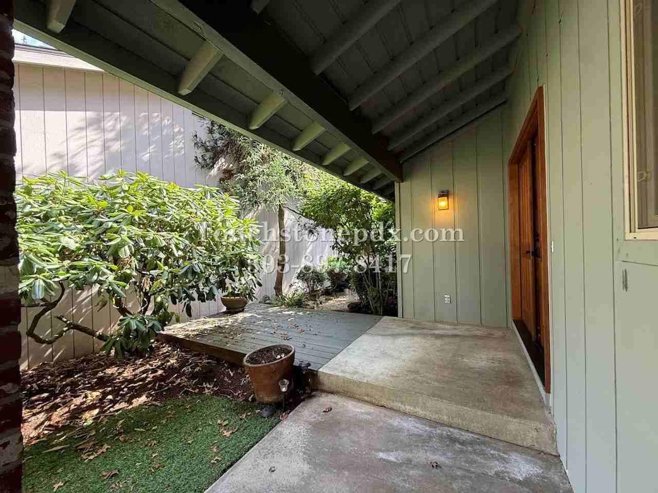 13540 Sw Hyland Park Ct - Photo 4 of 33