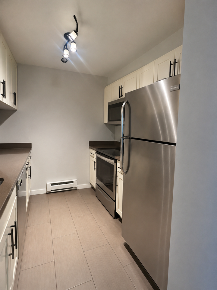 6627 Lakeview Dr #A102 - Photo 6 of 17