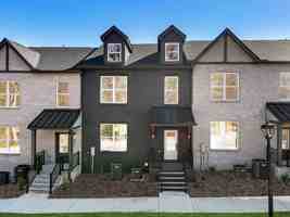 featured image of 634 Oakleaf Grove Ln