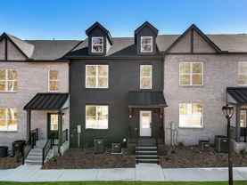 634 Oakleaf Grove Ln - Photo 1 of 1