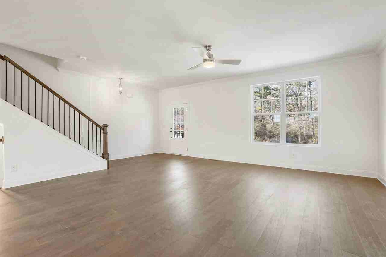 634 Oakleaf Grove Ln - Photo 5 of 40