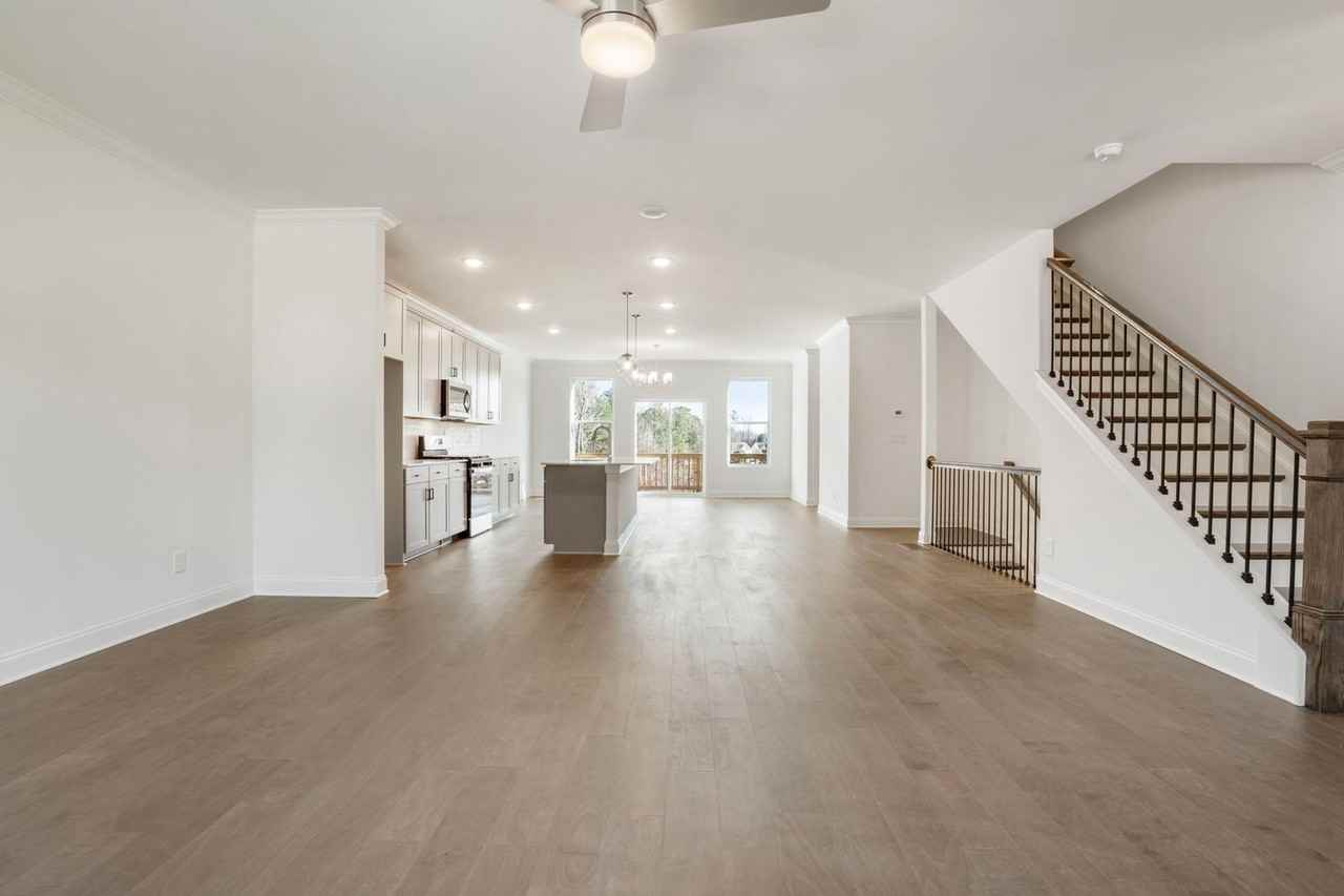 634 Oakleaf Grove Ln - Photo 7 of 40