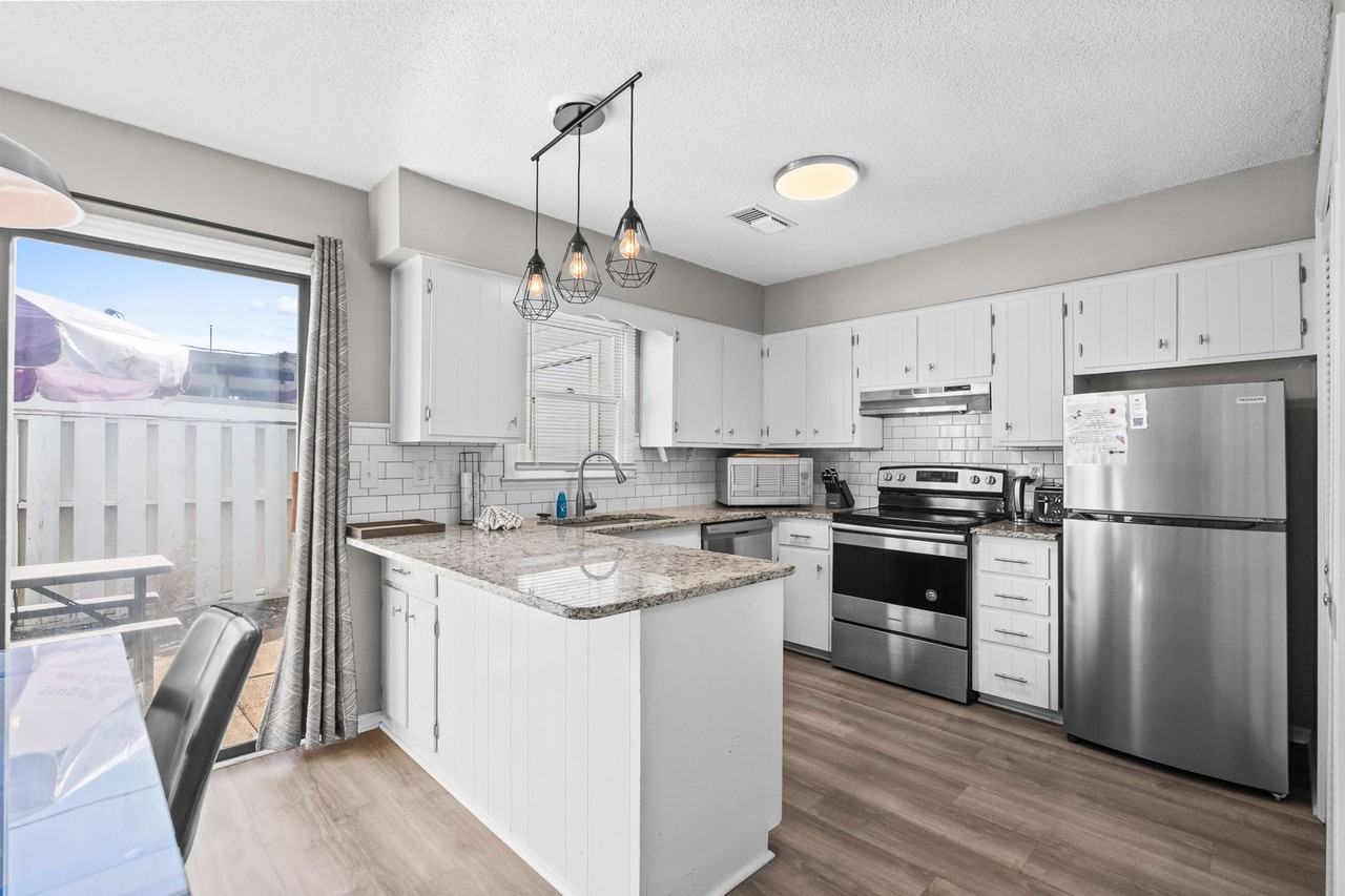 405 13th Ave S - Photo 3 of 49