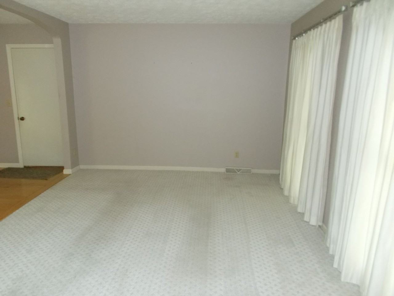 2250 Autumn Way - Photo 3 of 27