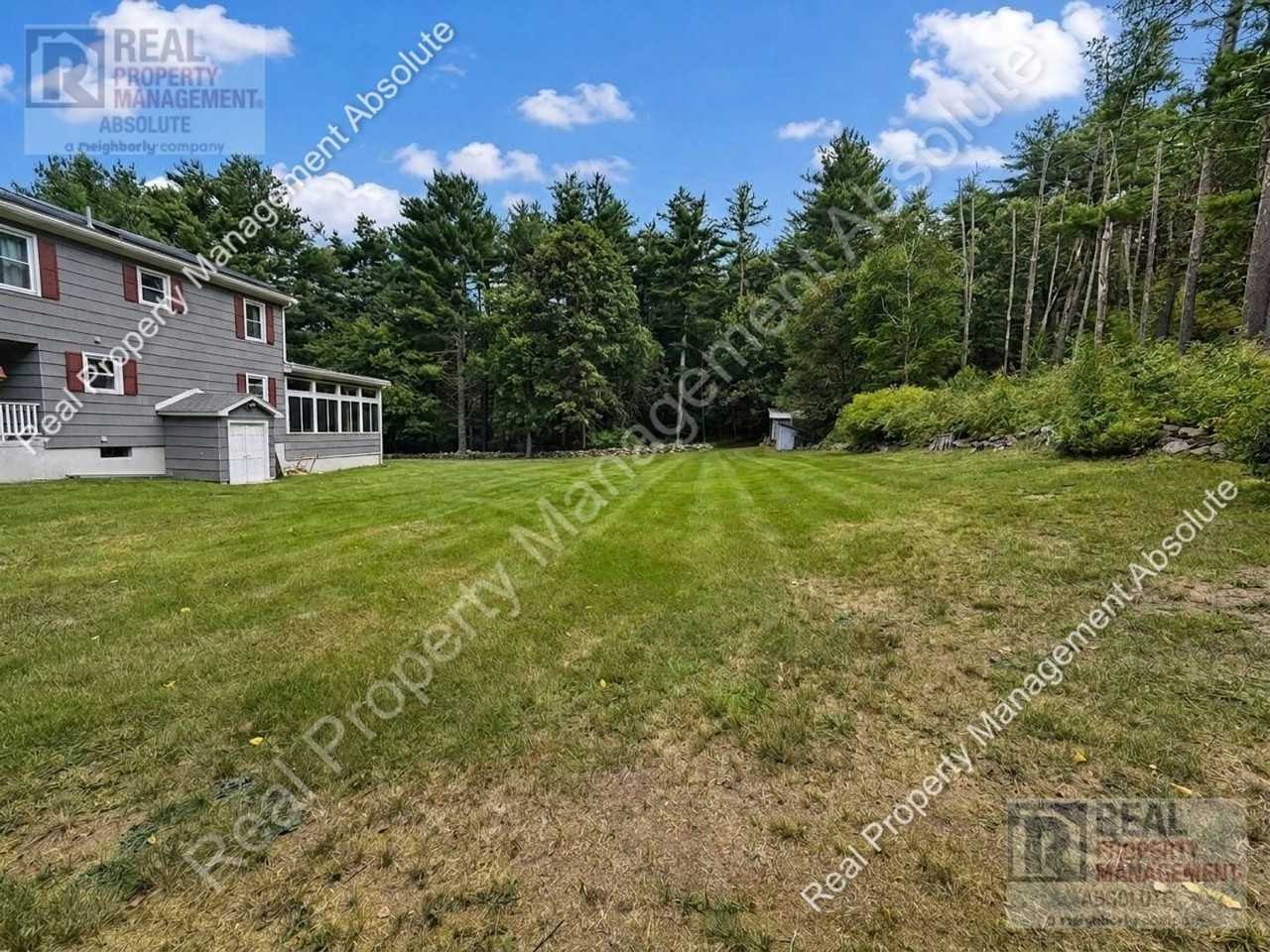324 Mammoth Rd - Photo 7 of 44