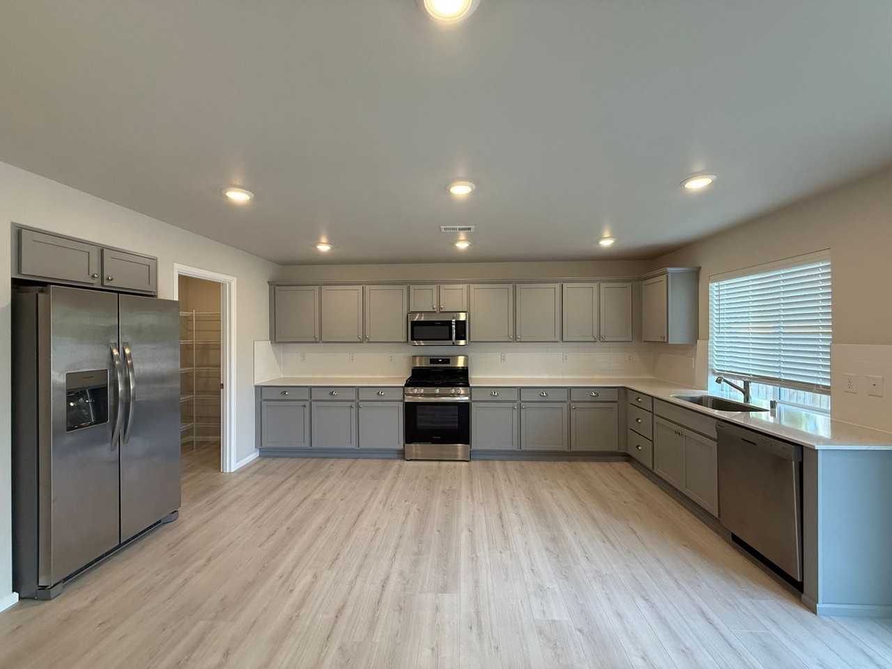 1055 17th Ave #177 - Photo 4 of 23