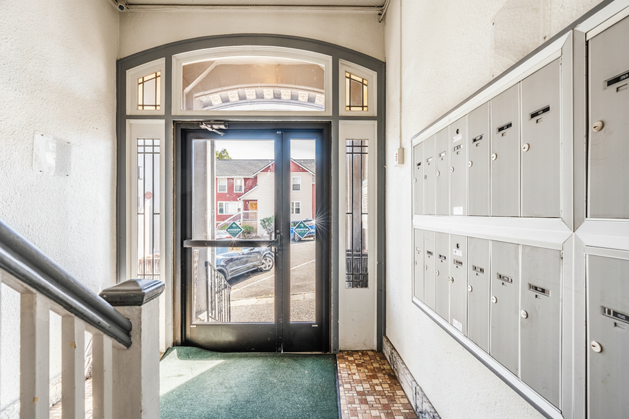 Welcome Home to Granada Apartments - Photo 3 of 26