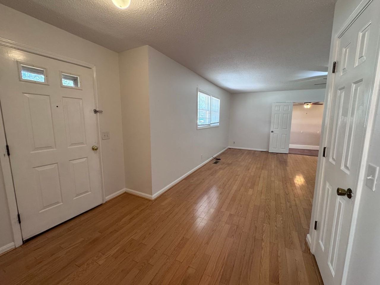1709 Oak Hill Dr - Photo 2 of 34