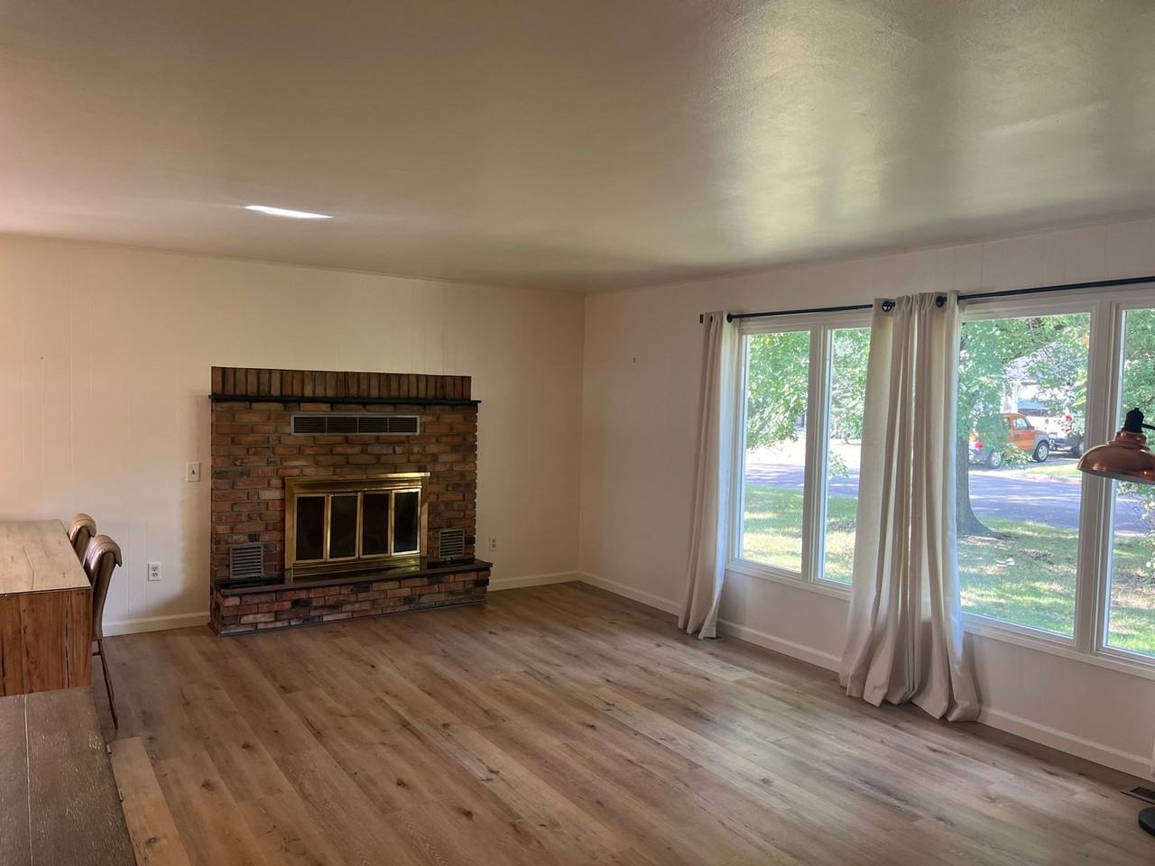 533 Park Ave - Photo 3 of 20