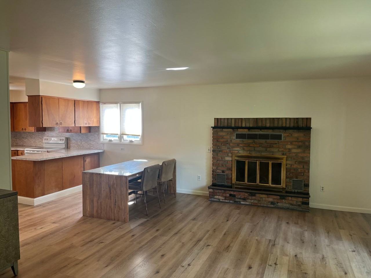 533 Park Ave - Photo 4 of 20
