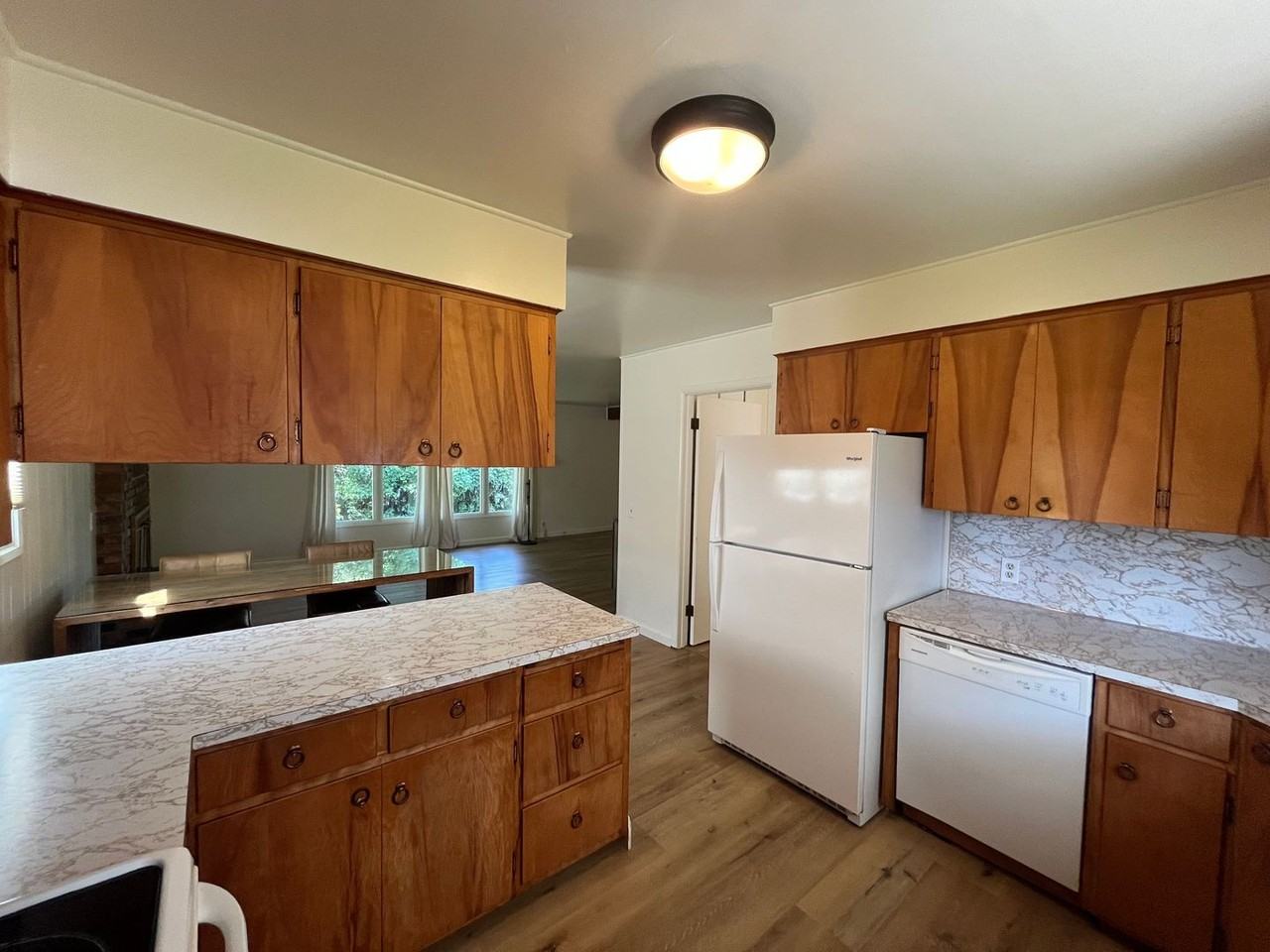 533 Park Ave - Photo 6 of 20