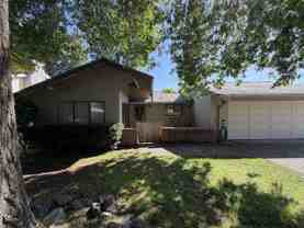 5220 Se 33rd Pl - Photo 1 of 1
