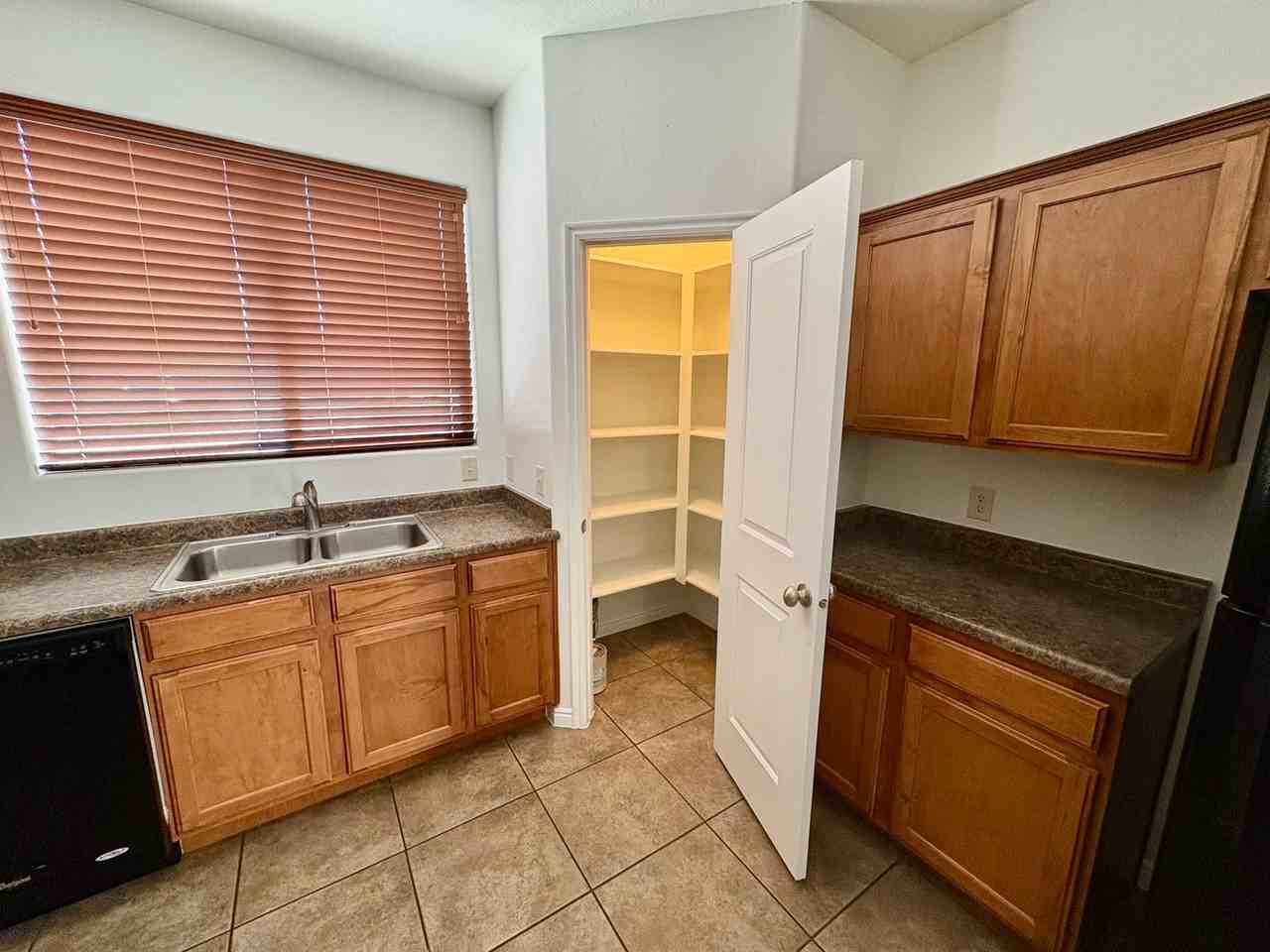 520 N 2480 W - Photo 6 of 21