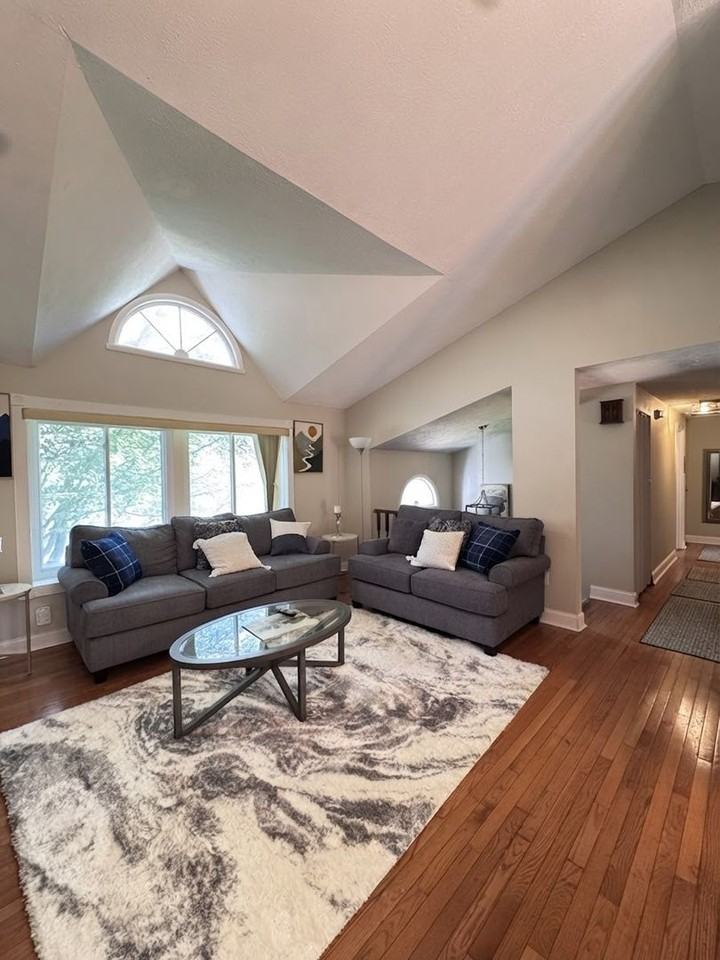 1269 Windmill Ln - Photo 4 of 22