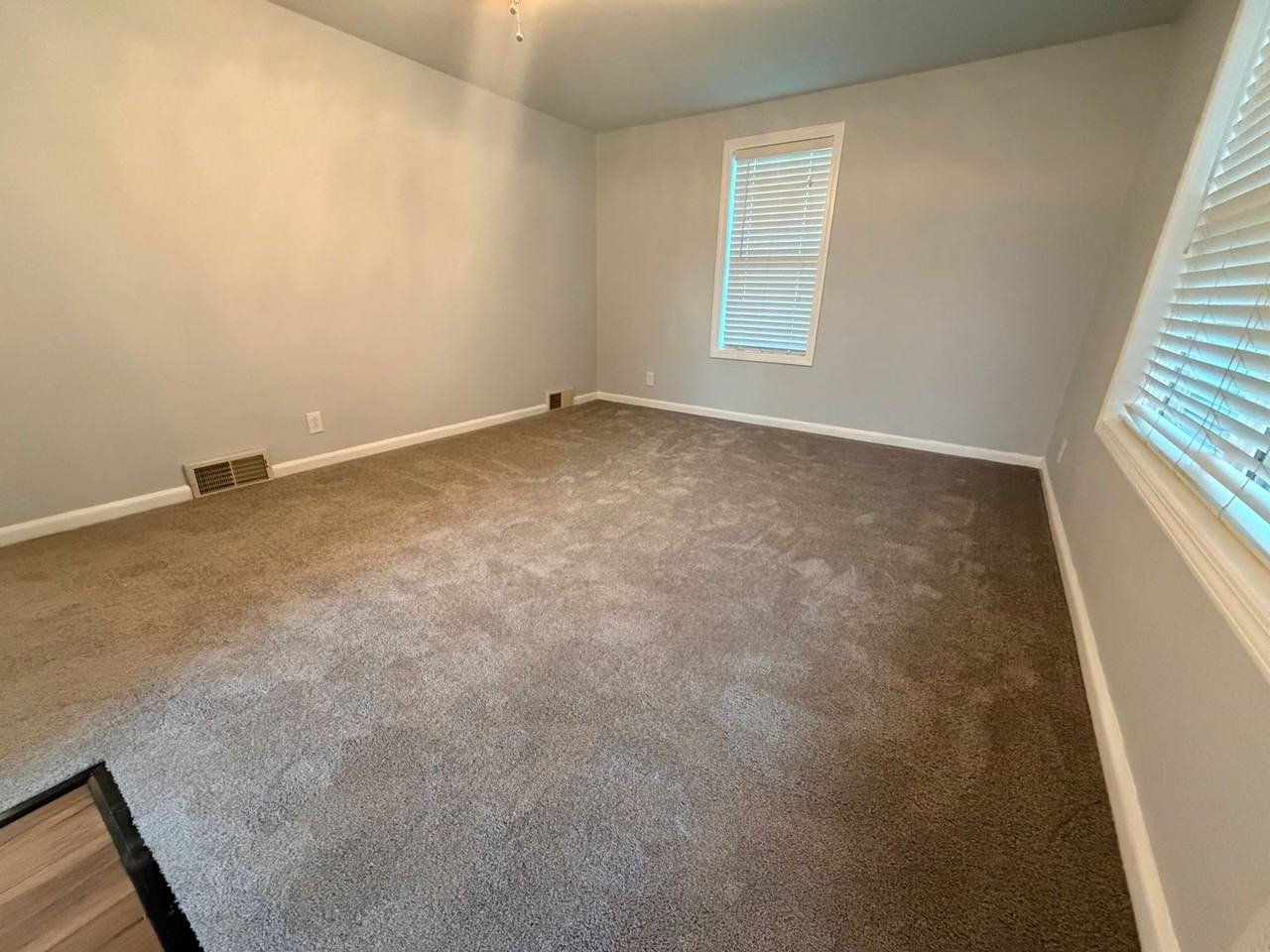 3137 Bermuda Ln - Photo 3 of 15