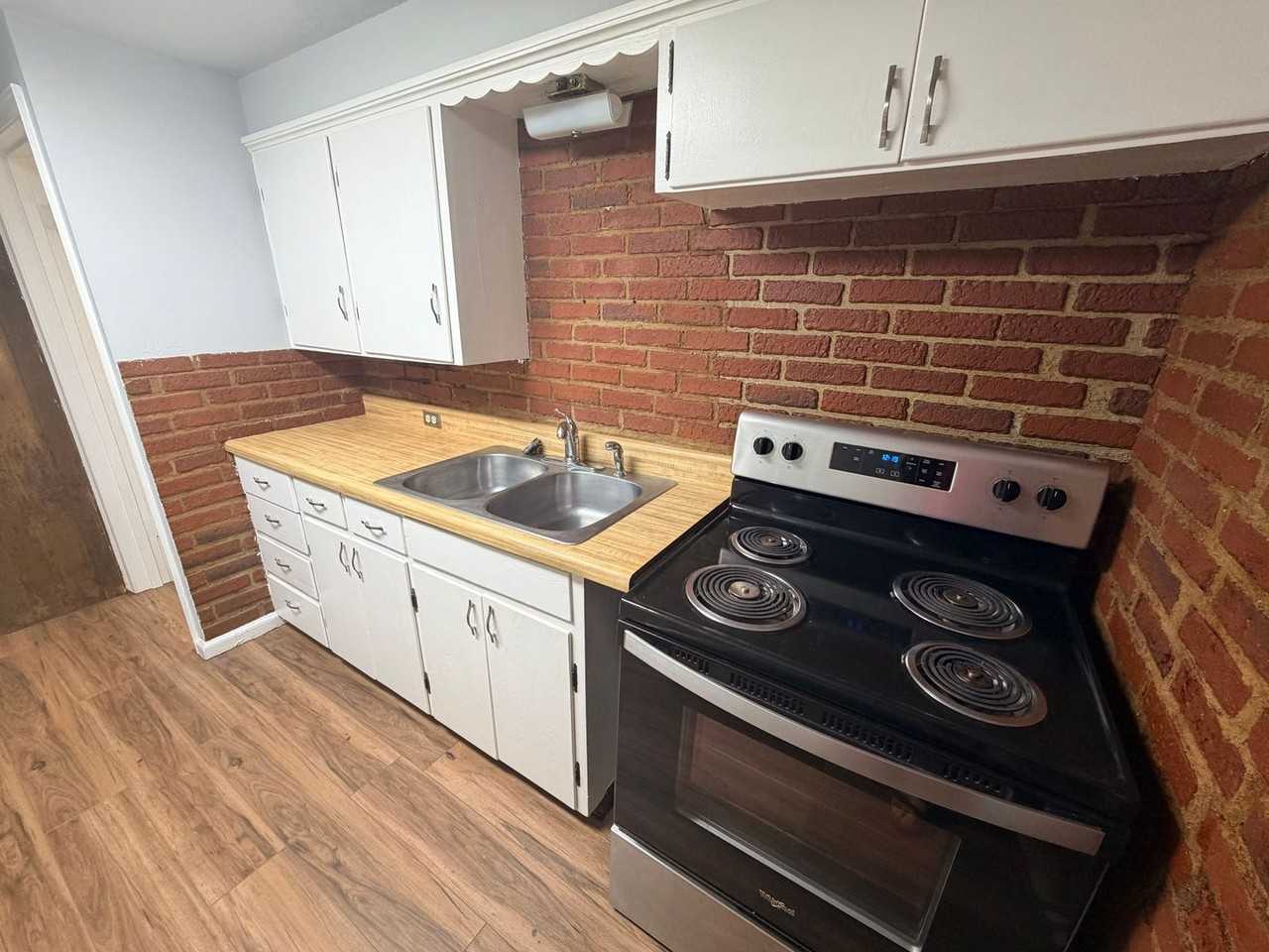 3137 Bermuda Ln - Photo 5 of 15