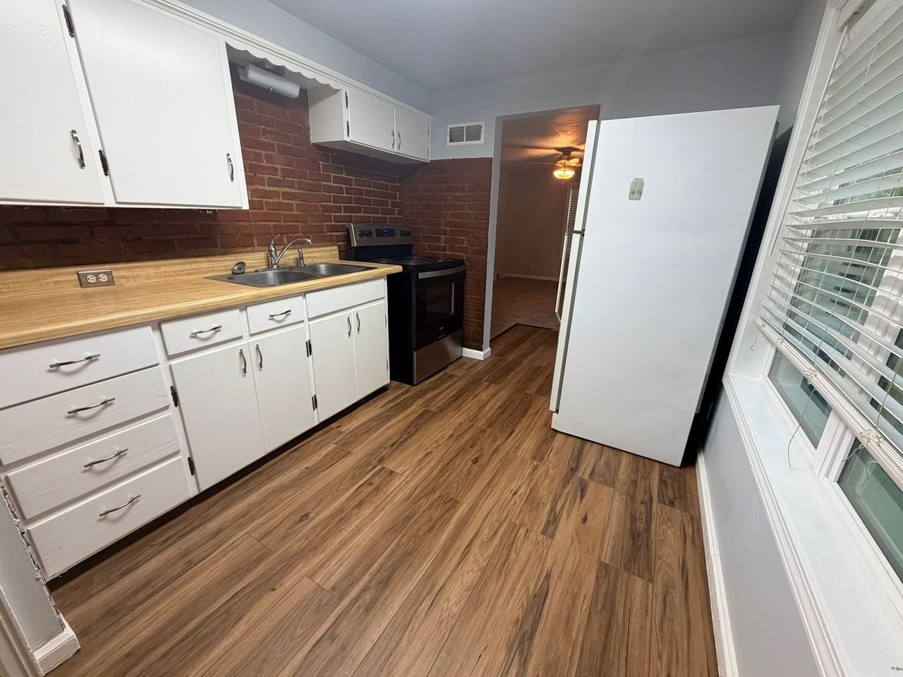 3137 Bermuda Ln - Photo 6 of 15