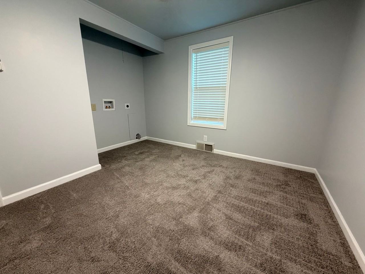 3137 Bermuda Ln - Photo 7 of 15