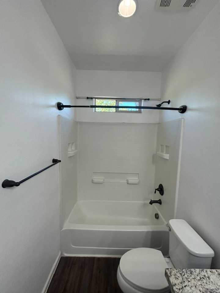 3239 N Elm St - Photo 6 of 27